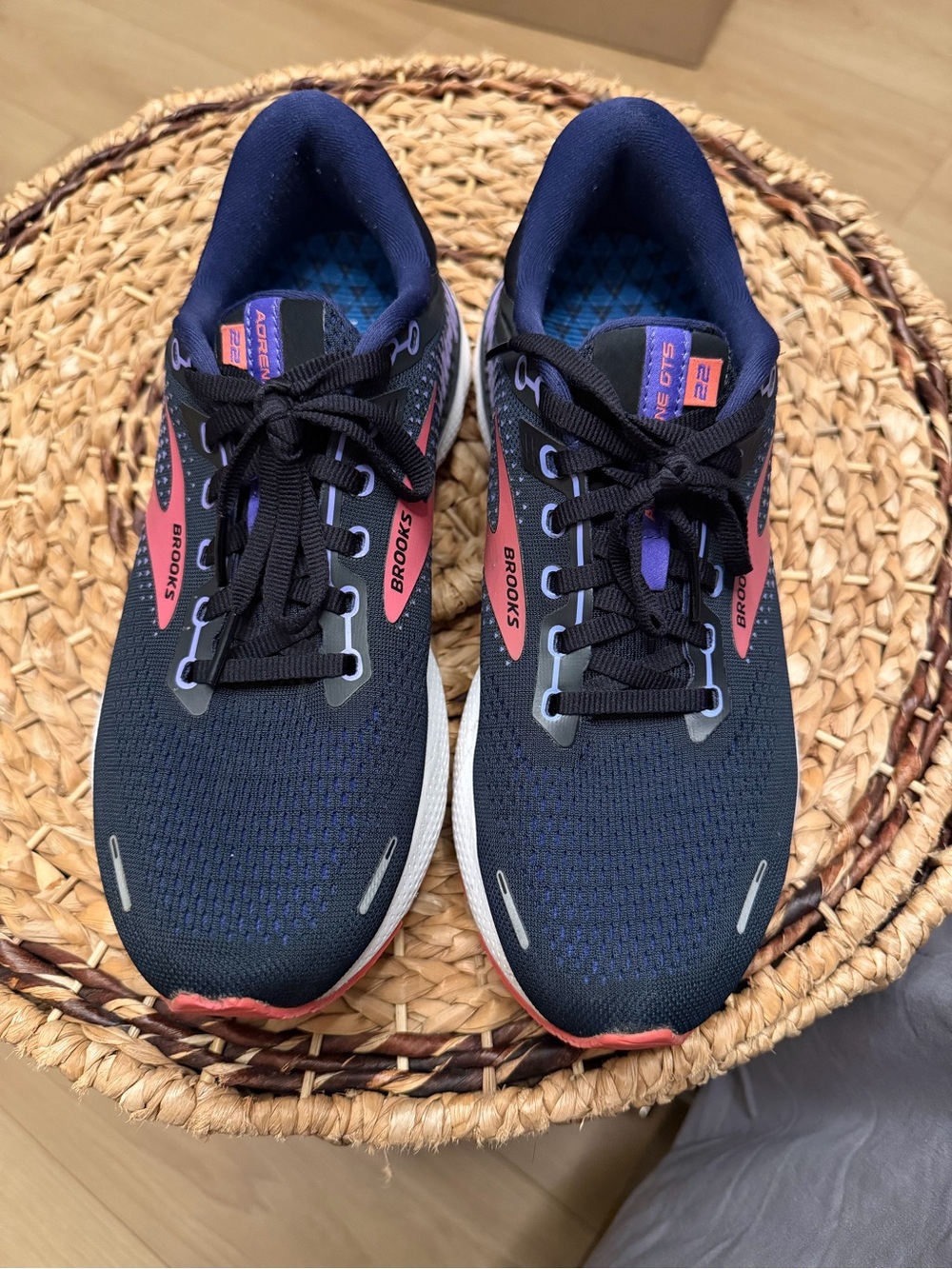 Brooks Adrenaline GTS 22 Women's Running Shoes - Size 10